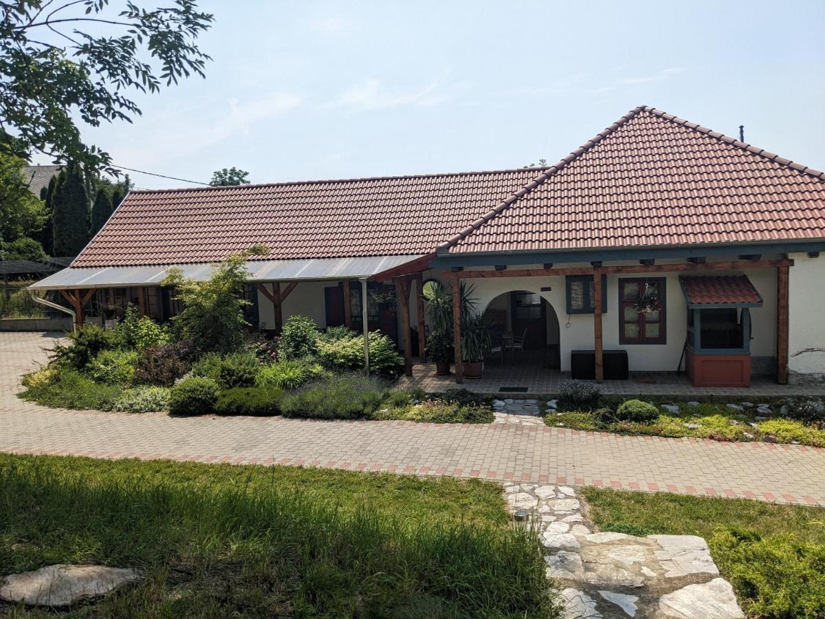 Guest House Magyar Route 66 Сільвашварад Екстер'єр фото